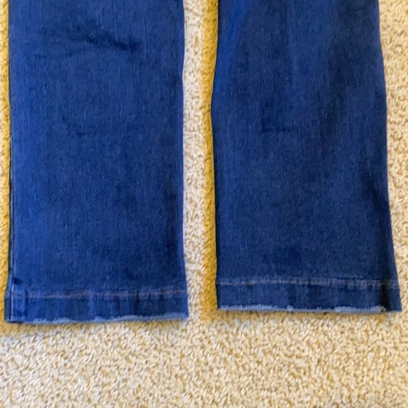 KanCan Wms Jeans. Size 9/ 28. Dark jeans. Distressed detail. GREAT CONDITION. - Picture 8 of 10